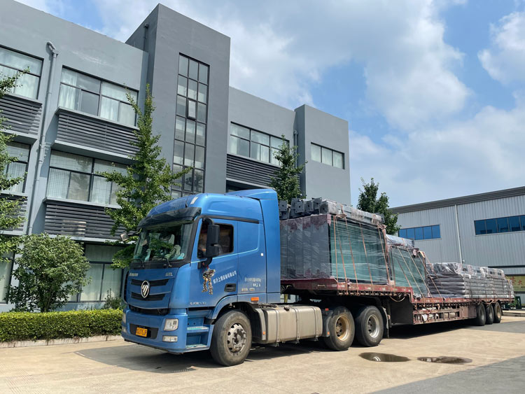 第二批山東青島公交站牌候車(chē)亭發(fā)貨