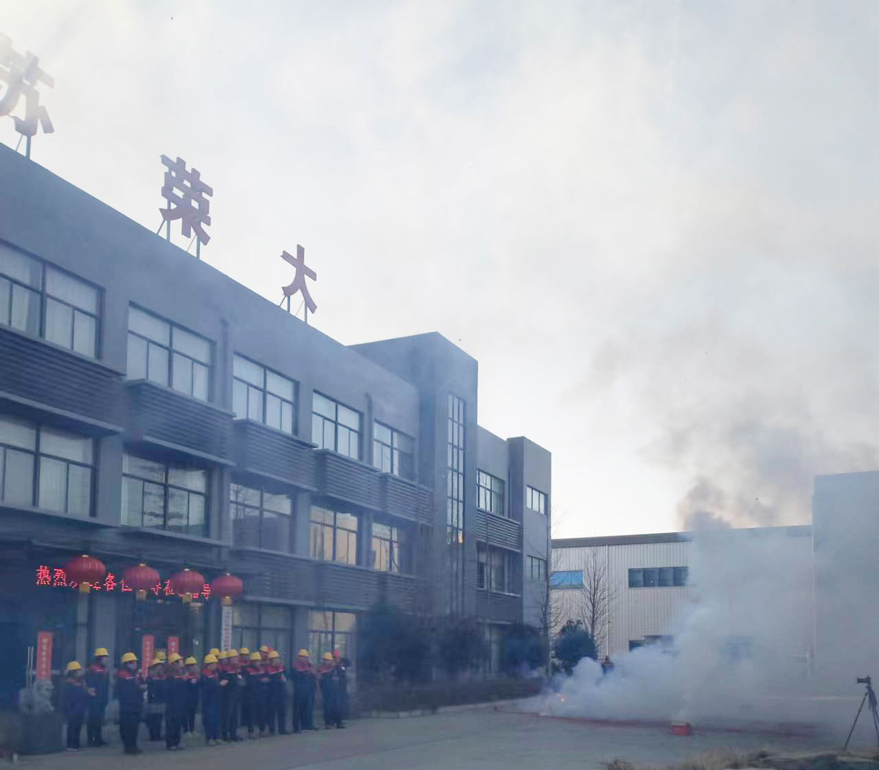 開(kāi)工大吉|榮大公交站臺(tái)廠家,元?dú)鉂M滿開(kāi)啟新征程配圖一