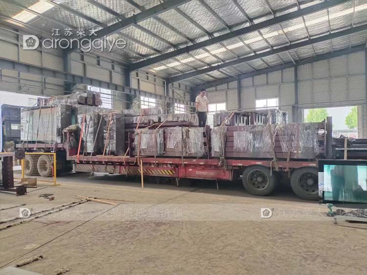 山東智慧公交站第十批正在裝車(chē)